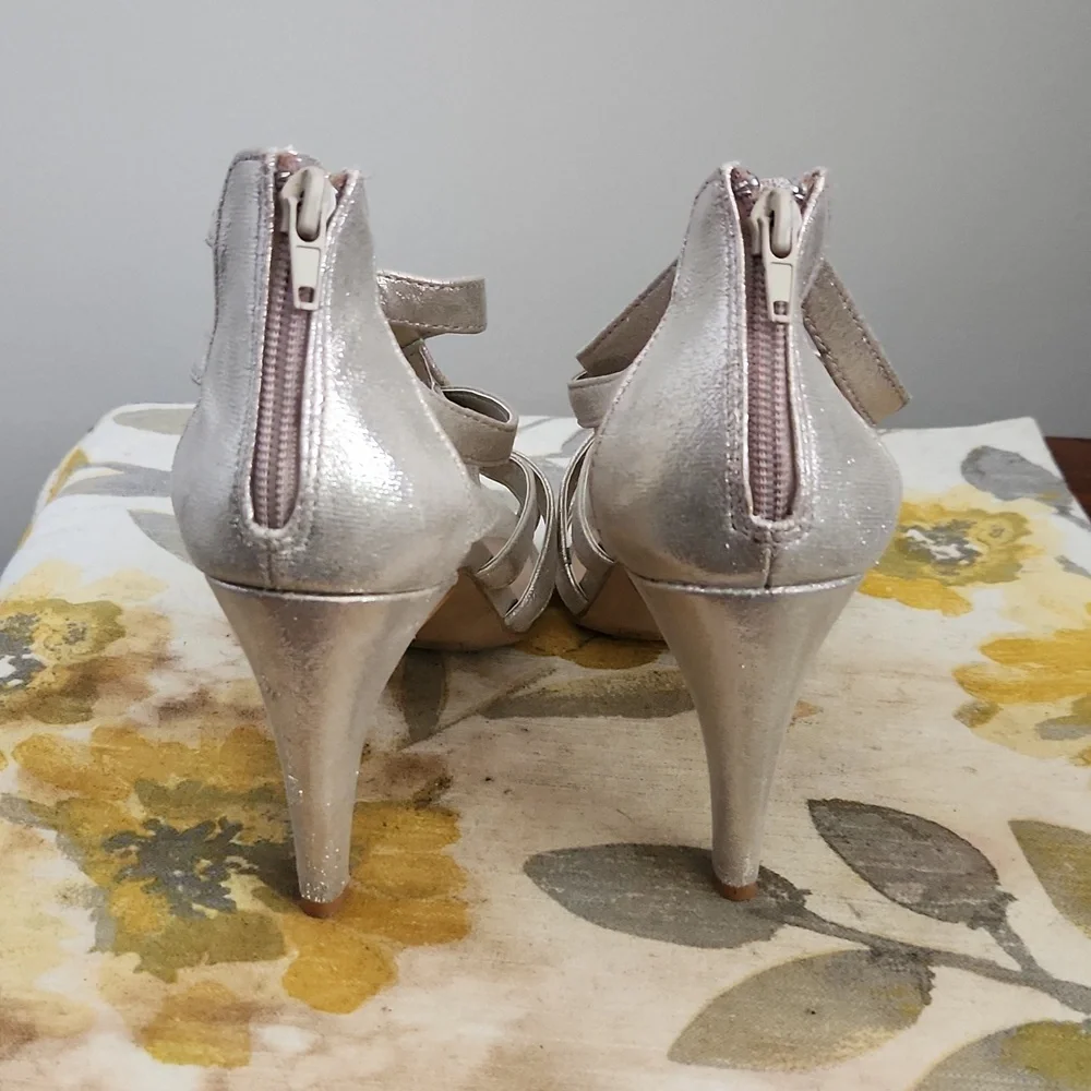 Shoes - Picture 2 of 3